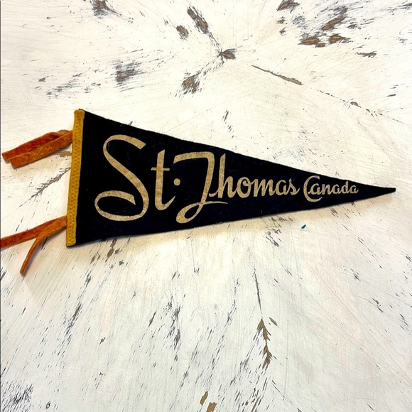 Vintage St. Thomas Canada Pennant - Picture 1 of 3